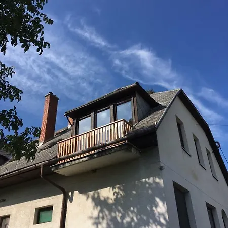 Var-lak Vendeghaz * Csesznek