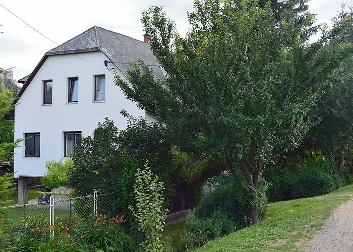 Var-lak Vendeghaz Guest house